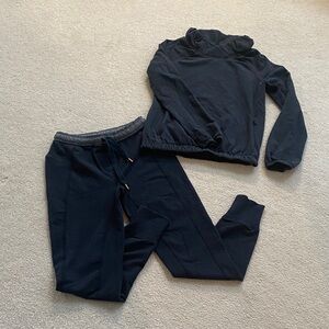 Lululemon Women's Blue Jogger Set